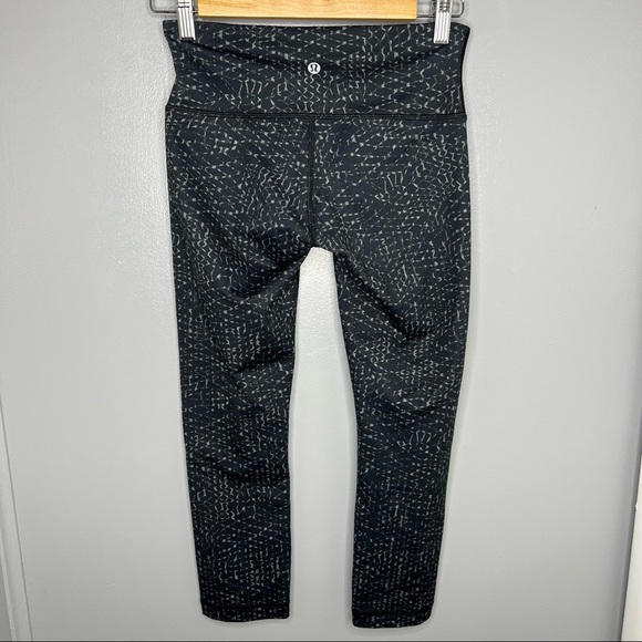 LULULEMON Samba Snake Battleship Black Wunder Under Crop III - Picture 5 of 8